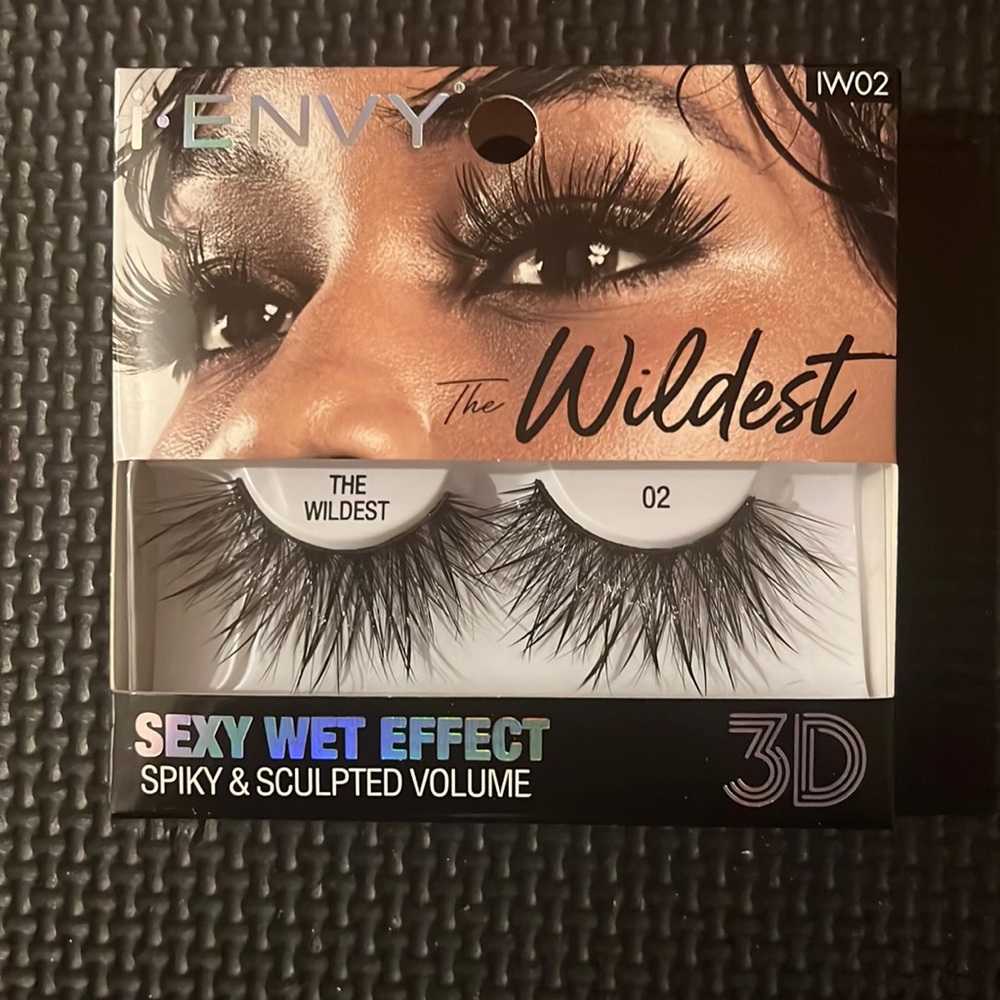 10 for 10!!  I-Envy 3D False lashes, new- sealed in box